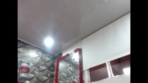 Snapshot of sexy_mature_hot01 chatting on September 29, 2025, 8:02 pm MARIPOSA online show from September 29, 2025, 8:02 pm