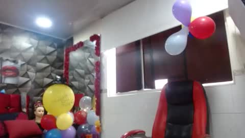 Snapshot of sexy_mature_hot01 chatting on October 11, 2025, 12:04 pm MARIPOSA online show from October 11, 2025, 12:04 pm