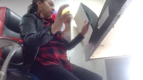 Snapshot of sexy_mature_hot01 chatting on October 14, 2025, 1:45 pm MARIPOSA online show from October 14, 2025, 1:45 pm