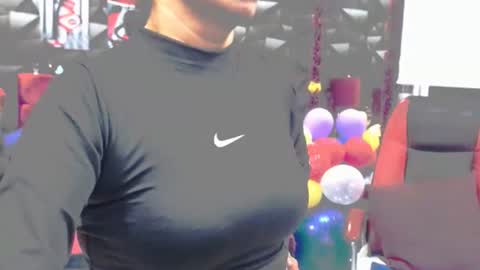 Snapshot of sexy_mature_hot01 chatting on October 22, 2025, 12:16 pm MARIPOSA online show from October 22, 2025, 12:16 pm