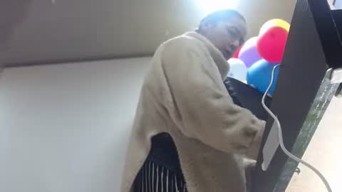 Snapshot of sexy_mature_hot01 chatting on October 25, 2025, 12:02 pm MARIPOSA online show from October 25, 2025, 12:02 pm