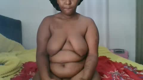 Snapshot of sexy_milk_slut chatting on February 10, 2026, 3:21 am milky online show from February 10, 2026, 3:21 am