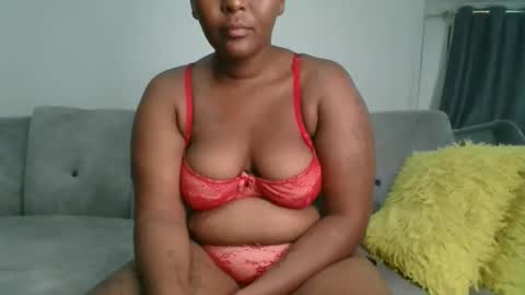 Snapshot of sexy_milk_slut chatting on March 15, 2026, 11:00 pm milky online show from March 15, 2026, 11:00 pm