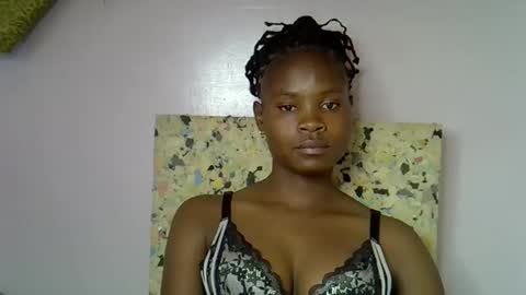 Snapshot of sexy_molyne chatting on February 11, 2026, 2:55 pm Molyne online show from February 11, 2026, 2:55 pm