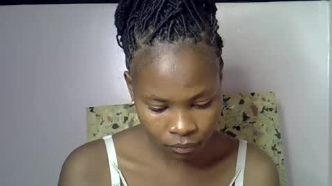 Molyne online show from February 19, 2026, 6:04 pm