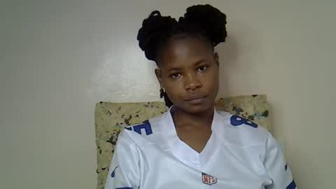 Snapshot of sexy_molyne chatting on April 2, 2026, 4:54 am Molyne online show from April 2, 2026, 4:54 am