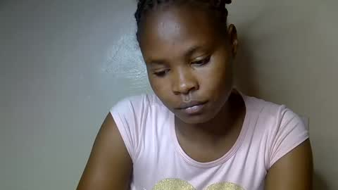 Snapshot of sexy_molyne chatting on April 11, 2026, 8:24 pm Molyne online show from April 11, 2026, 8:24 pm