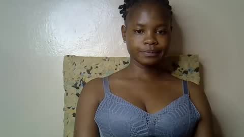 Snapshot of sexy_molyne chatting on April 18, 2026, 11:16 pm Molyne online show from April 18, 2026, 11:16 pm
