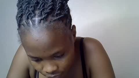 Snapshot of sexy_molyne chatting on April 20, 2026, 6:20 pm Molyne online show from April 20, 2026, 6:20 pm