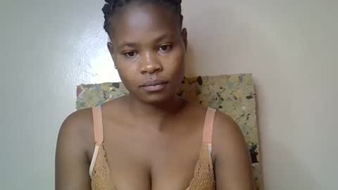 Snapshot of sexy_molyne chatting on April 30, 2026, 11:31 pm Molyne online show from April 30, 2026, 11:31 pm