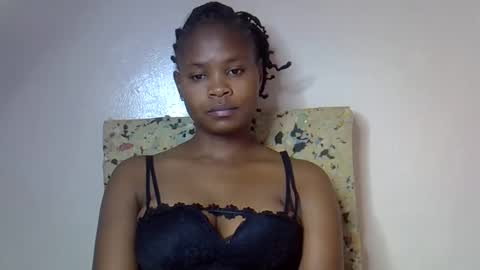 Snapshot of sexy_molyne chatting on May 9, 2026, 5:51 pm Molyne online show from May 9, 2026, 5:51 pm