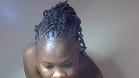 Snapshot of sexy_molyne chatting on May 11, 2026, 11:57 pm Molyne online show from May 11, 2026, 11:57 pm