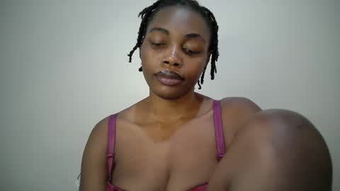 sexy_muna2 online show from April 8, 2026, 9:37 pm