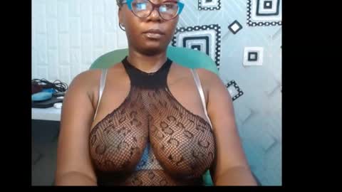 Snapshot of sexy_pearl12 chatting on January 4, 2025, 9:20 pm zoe online show from January 4, 2025, 9:20 pm