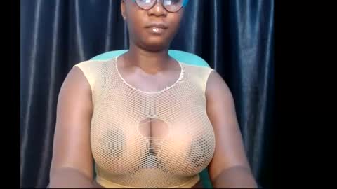 Snapshot of sexy_pearl12 chatting on February 23, 2025, 6:49 am zoe online show from February 23, 2025, 6:49 am