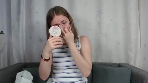 Alina online show from November 20, 2025, 9:42 am