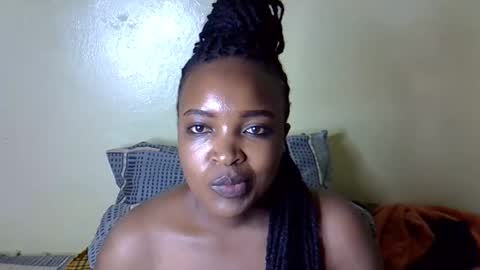 sexy_sazii online show from October 7, 2025, 10:34 am