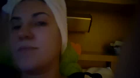 Snapshot of sexy_slimm25 chatting on December 18, 2024, 3:33 pm Slimm online show from December 18, 2024, 3:33 pm