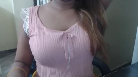 Snapshot of sexy_soniya chatting on September 18, 2025, 6:48 am Soniya online show from September 18, 2025, 6:48 am