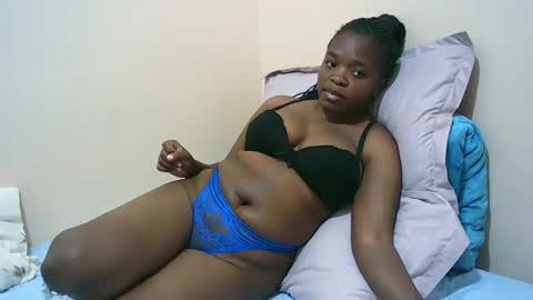 Snapshot of sexy_tiffah33 chatting on November 12, 2025, 1:00 pm Tiffah online show from November 12, 2025, 1:00 pm