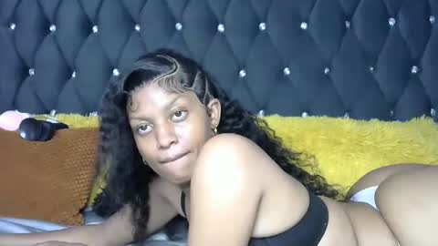 sexy_zainaa online show from April 17, 2026, 7:28 pm