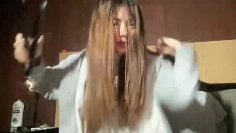 Alice Skay online show from November 9, 2025, 12:31 am