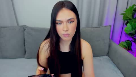 Snapshot of sexyangeloux chatting on February 15, 2026, 6:04 pm Lou online show from February 15, 2026, 6:04 pm