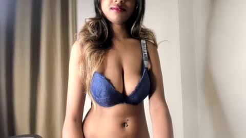 Snapshot of sexyaru chatting on November 20, 2025, 2:17 pm Aru online show from November 20, 2025, 2:17 pm