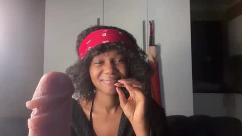 sexyasszeeee online show from April 15, 2026, 7:58 pm