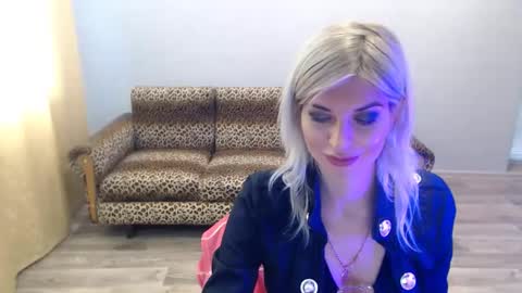 sexybeatriice online show from October 31, 2025, 8:04 am