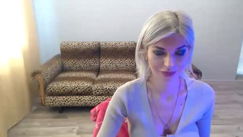 sexybeatriice online show from November 1, 2025, 7:21 am