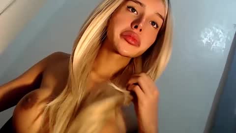 Seraphina Blaze online show from February 12, 2025, 9:10 am