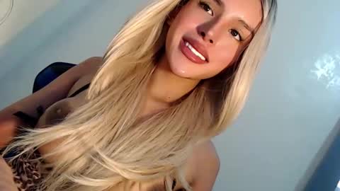 Seraphina Blaze online show from February 15, 2025, 5:41 am