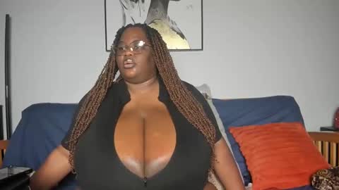 Snapshot of sexyblackhugetits chatting on February 9, 2025, 4:40 pm sexyblackhugetits online show from February 9, 2025, 4:40 pm