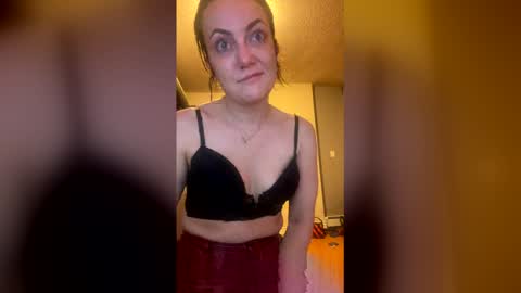 sexybriiiixoxox online show from May 3, 2026, 3:56 am