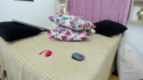 sexybrown_2005 online show from December 28, 2024, 6:06 am