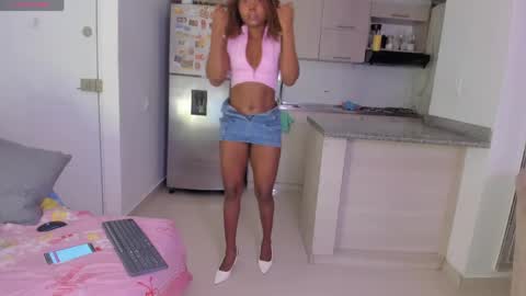 Snapshot of sexybrunnetem chatting on May 31, 2026, 8:43 am sofia online show from May 31, 2026, 8:43 am