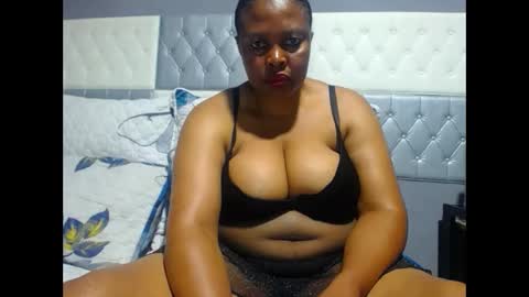 sexybustyebony19 online show from April 18, 2026, 12:53 pm