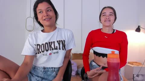 Snapshot of sexychanell_18 chatting on February 8, 2025, 12:50 pm chanell and yina online show from February 8, 2025, 12:50 pm