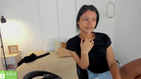 Snapshot of sexychanell_18 chatting on February 18, 2025, 3:54 pm chanell and yina online show from February 18, 2025, 3:54 pm