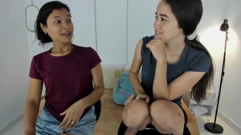 Snapshot of sexychanell_18 chatting on February 26, 2025, 12:58 pm chanell and yina online show from February 26, 2025, 12:58 pm