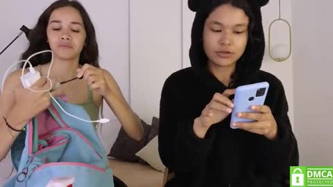 Snapshot of sexychanell_18 chatting on October 30, 2025, 1:23 pm chanell and yina online show from October 30, 2025, 1:23 pm