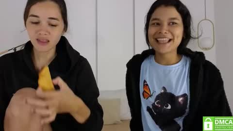 chanell and yina online show from November 25, 2025, 1:22 pm