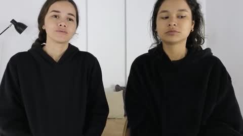 chanell and yina online show from December 19, 2025, 1:18 pm