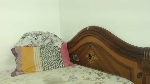 Snapshot of sexydarkhunter2 chatting on January 17, 2025, 12:10 am Mike online show from January 17, 2025, 12:10 am