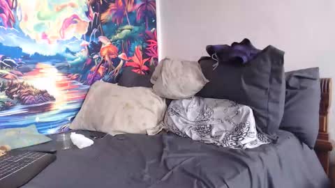 Snapshot of sexydarkhunter2 chatting on September 19, 2025, 7:47 pm Mike online show from September 19, 2025, 7:47 pm