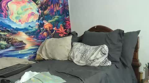 Snapshot of sexydarkhunter2 chatting on September 22, 2025, 10:34 pm Mike online show from September 22, 2025, 10:34 pm