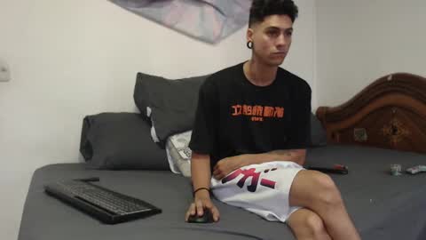 Snapshot of sexydarkhunter2 chatting on November 13, 2025, 8:52 pm Mike online show from November 13, 2025, 8:52 pm