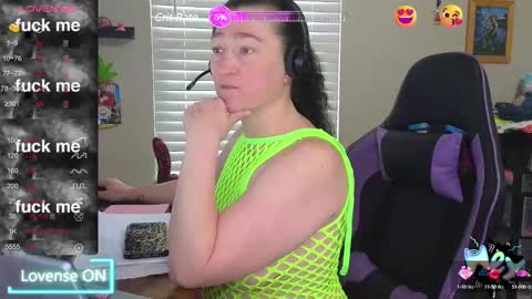 Snapshot of sexydistraction1 chatting on February 6, 2025, 5:09 pm  SexyDistraction  online show from February 6, 2025, 5:09 pm