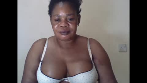 Snapshot of sexydove2 chatting on February 1, 2025, 3:39 pm EMILY online show from February 1, 2025, 3:39 pm